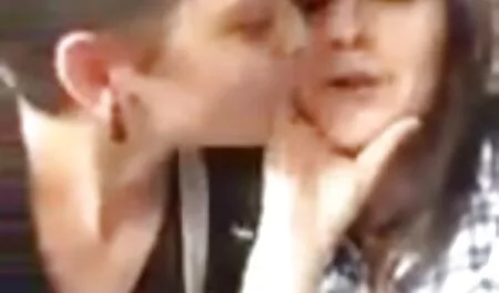 لعنتی بلوند را در الاغ زیر پوشش تاریکی لگد می زند. داستان سكس شهوانى
