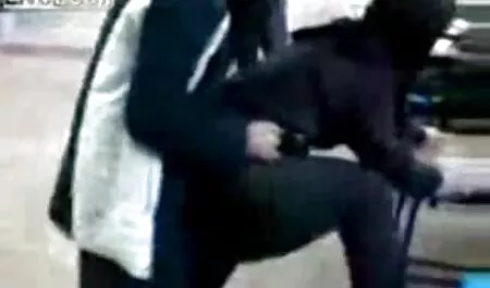 مالتو دختری سفید پوست را به رابطه عکسهای سکسی خارجی جنسی اغوا می کند.