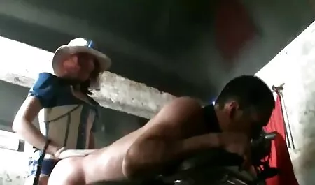منشی کوونی عکس سکسی راهبه را در دفتر می کند.