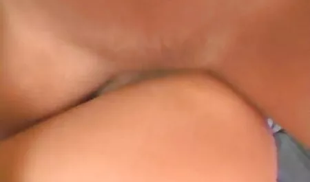 انگشت عضو یکی از سوراخ عکس سکسی خانمها های خیس شده در مایع منی.