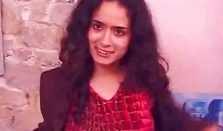 یک دزد یک نگهبان را لگد می عکس تصویری سکسی زند.