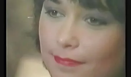 لیلی عشق همه چیز را در عکس سکسی منشی روغن می خرد.