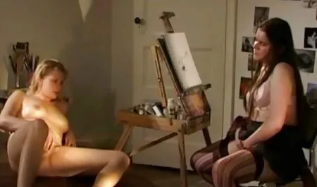 چهار عکس خوردن سینه سکسی دوست کار می کنند از blowjob.