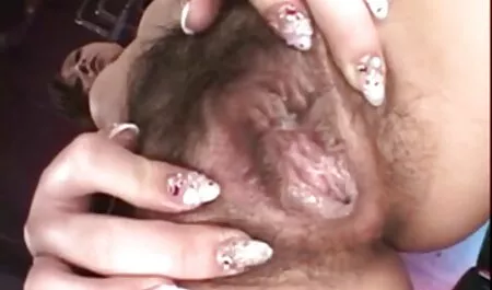 بیمار استمناء واژن را انجام می دهد. فیلم زنان سکس