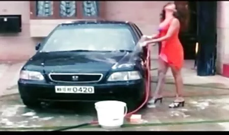 پیرزن برای استمناء به عکس های سکسی چند نفره پله ها کمک می کند.