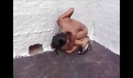 گونه ها به دوستش عکس سکسی دوربین مخفی داده می شود.